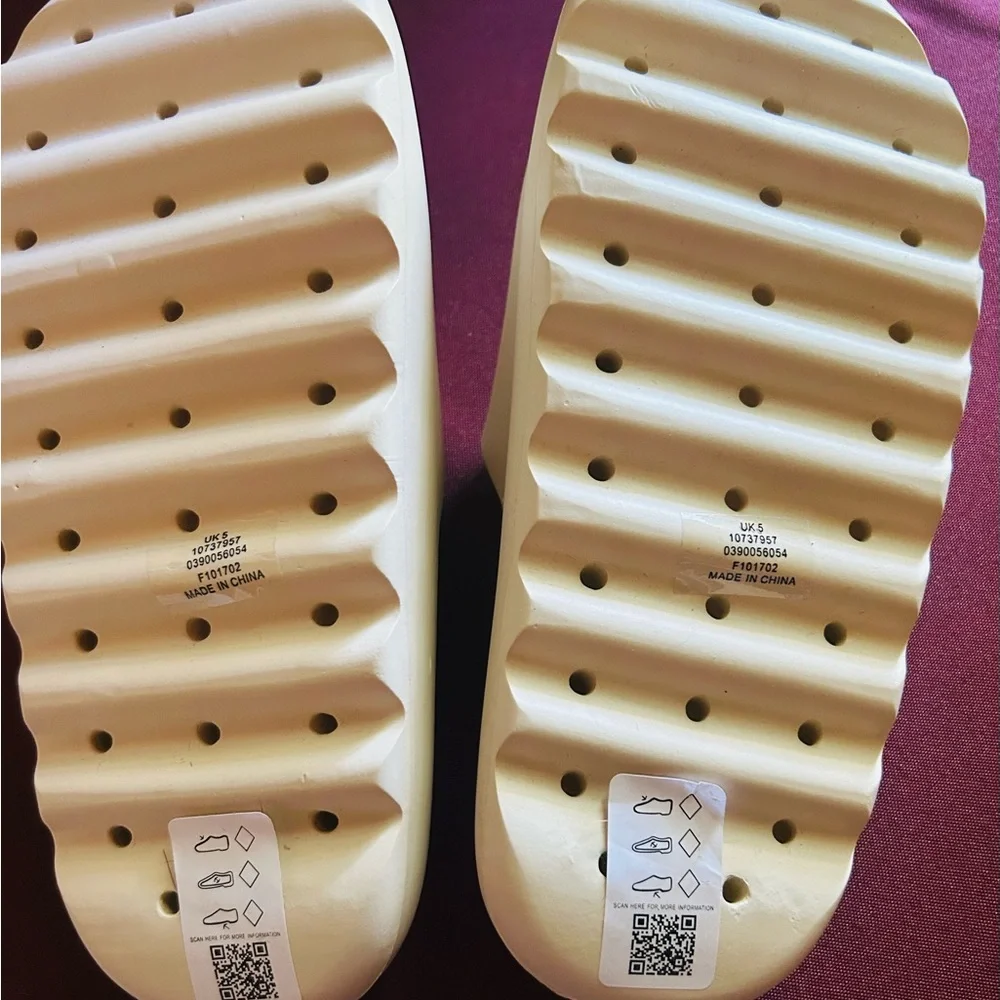 Off-White Slide Mules ( ASOS) - Picture 3 of 6
